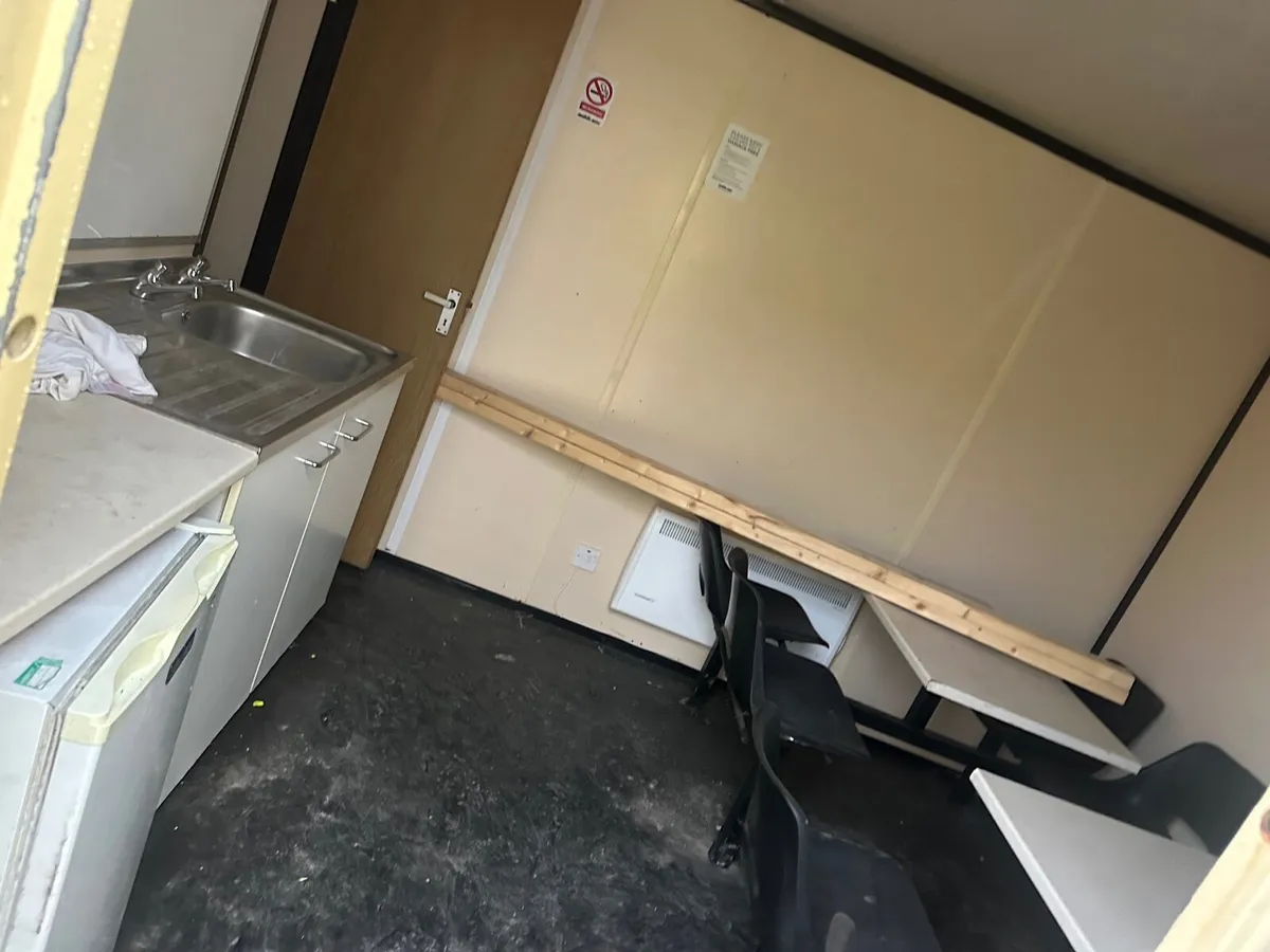 20ft welfare container with working generator - Image 2