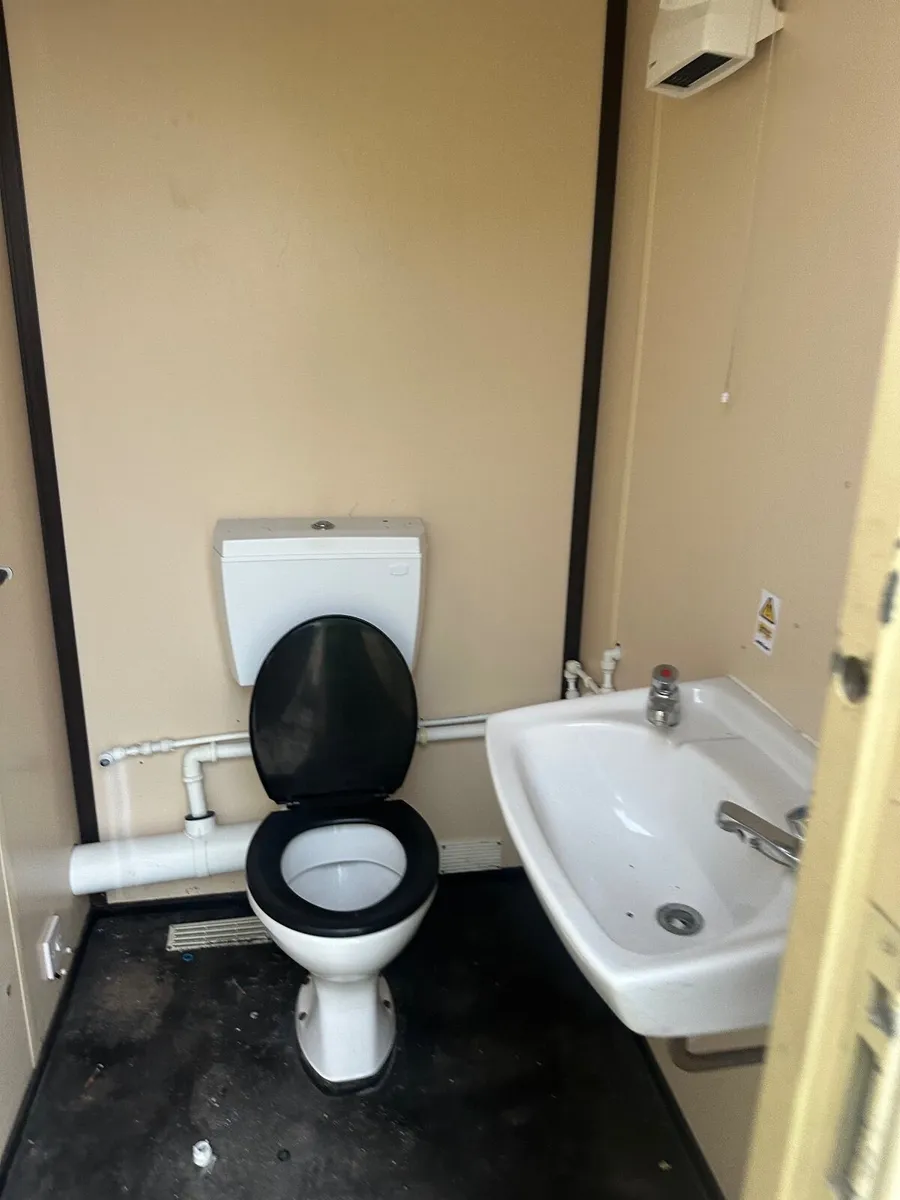 20ft welfare container with working generator - Image 4