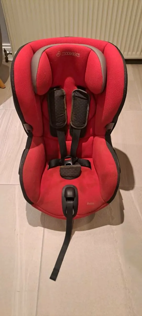 Maxi Cosi Car Seat (FREE) (9 - 18kg) - Image 2
