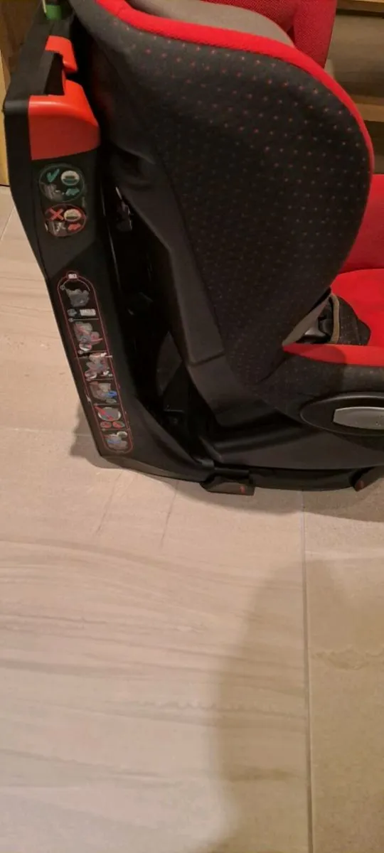 Maxi Cosi Car Seat (FREE) (9 - 18kg) - Image 3