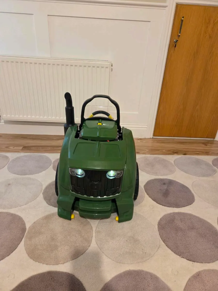 John Deere Tractor Engine Playset - Image 2