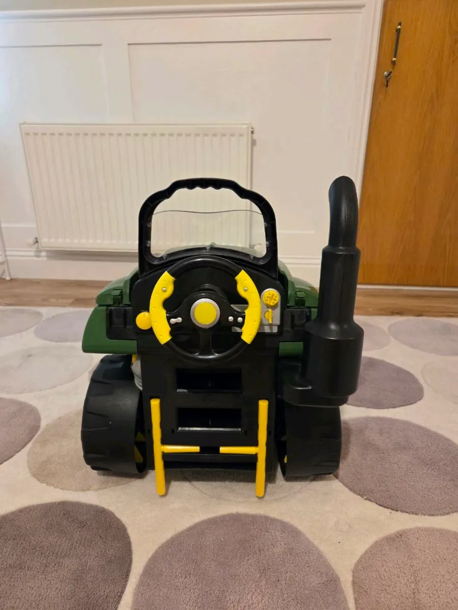 John Deere Tractor Engine Playset - Image 4