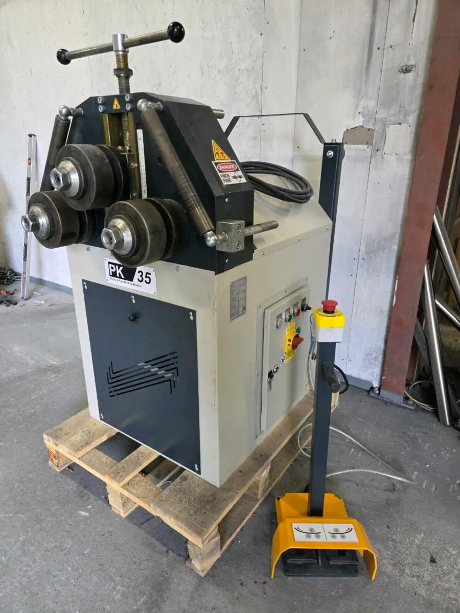 Sectional/ Ring roller - Image 1