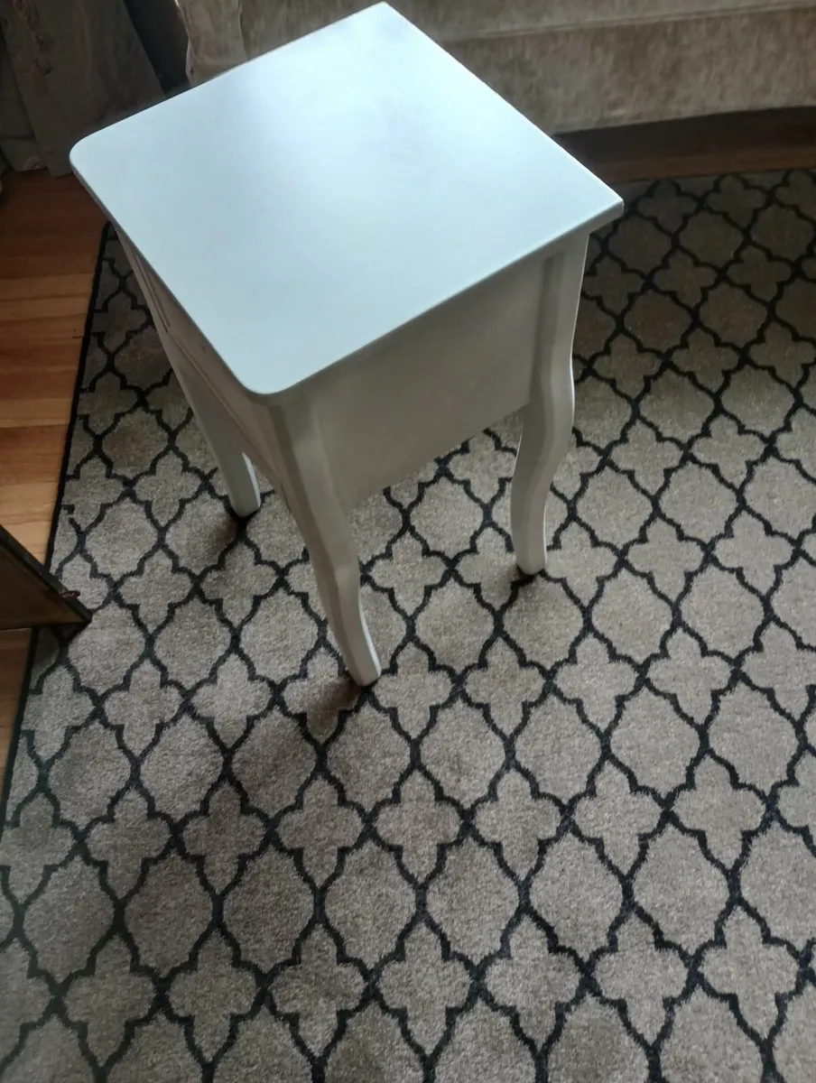 Small bedside table - Image 2