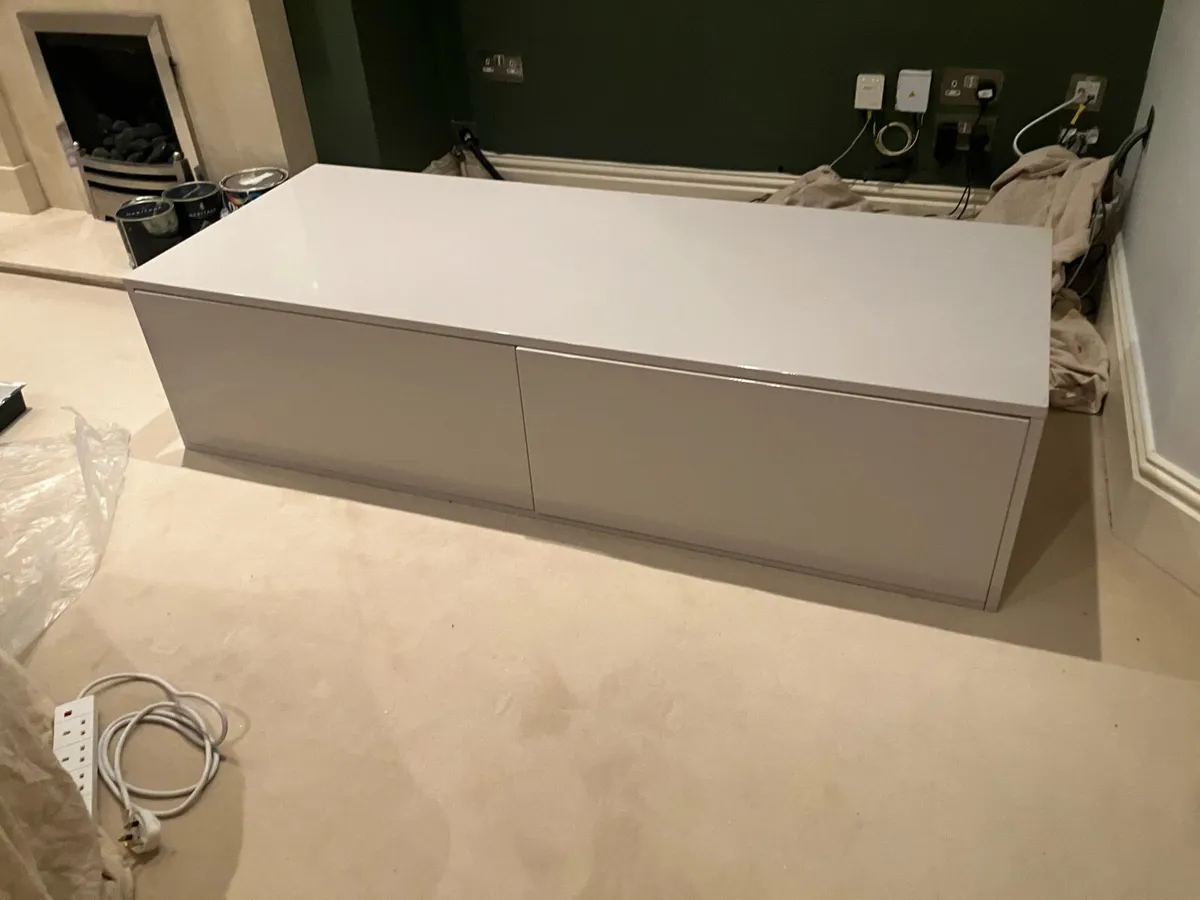 Large high quality built bench - Image 1