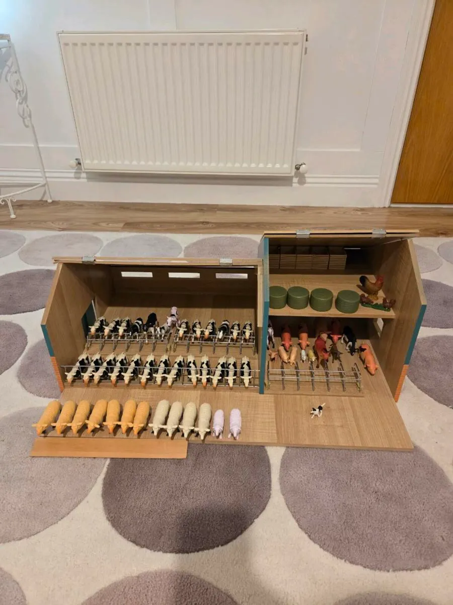 Kids Globe Wooden Farming Farm Shed Playset - Image 1