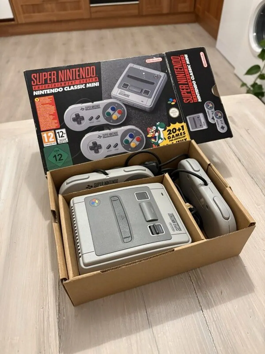SNES - Nintendo Classic Mini (w/ 2x Controllers) - Image 3