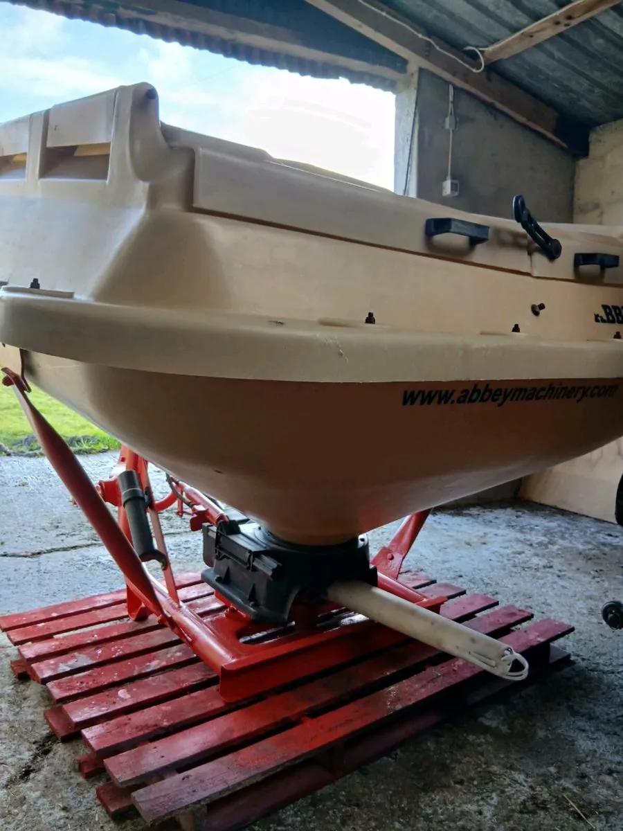 Fertiliser spreader - Image 3