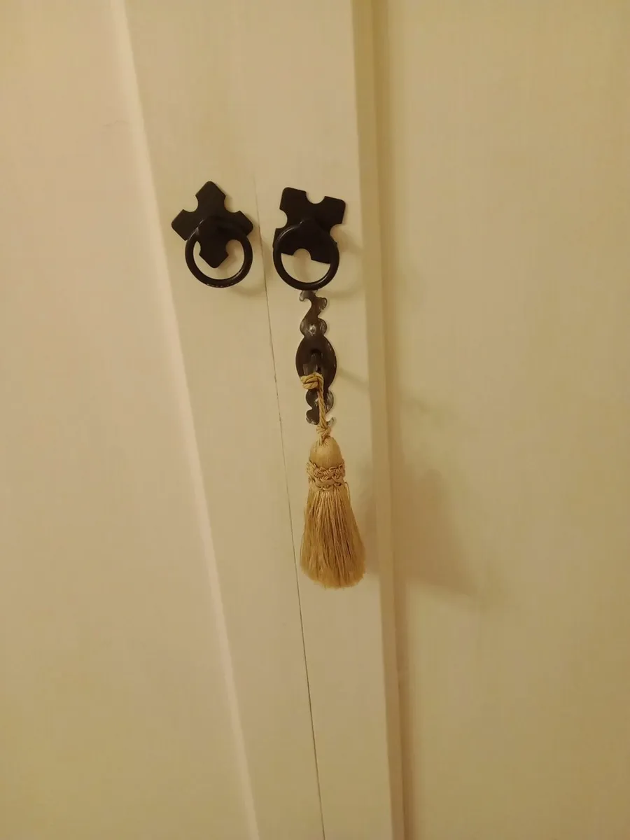 Beautiful vintage white french style wardrobe - Image 2