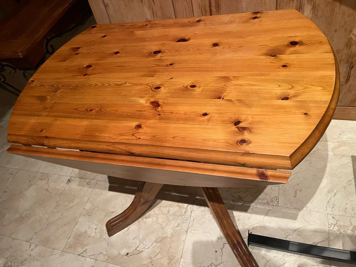 Sturdy Extendable Circular Kitchen Dining Table - Image 2