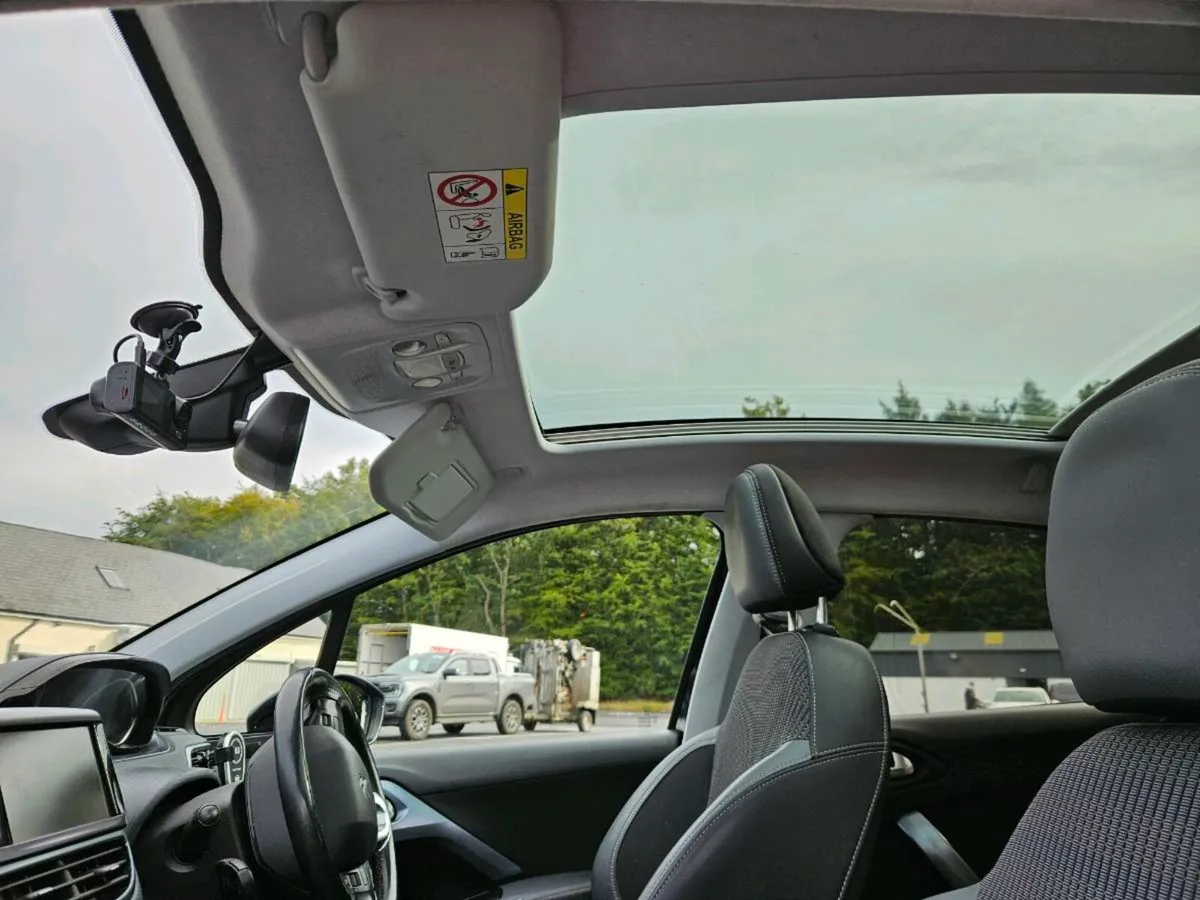 Peugeot 208 1,6d.  2016 - Image 4