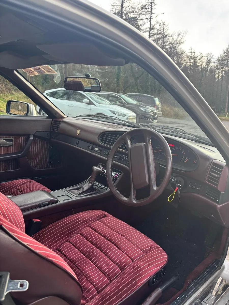 Porsche 944 - Image 4