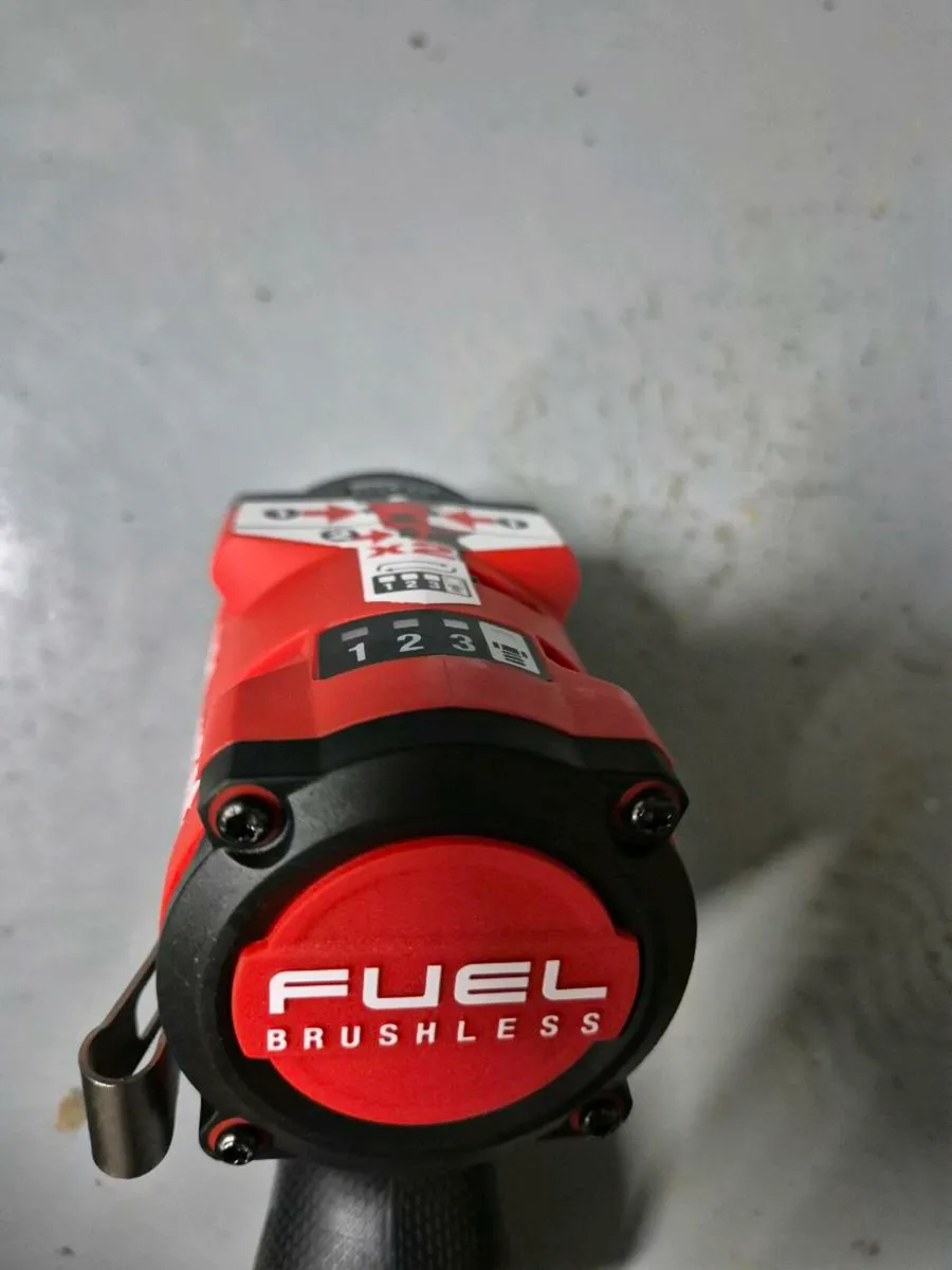 Milwaukee M12 Fuel 1/2' Stubby Impact Wrench Body - Image 3