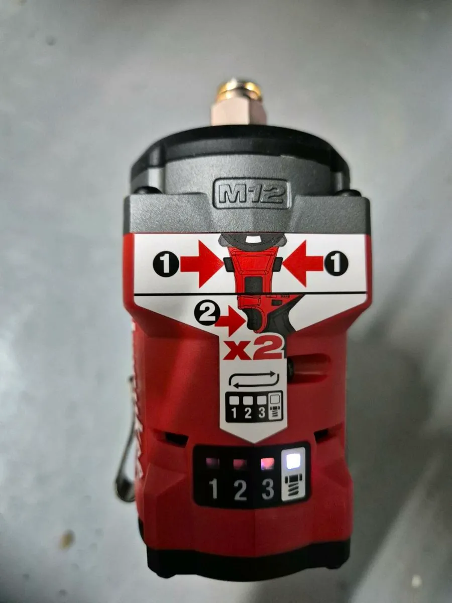 Milwaukee M12 Fuel 1/2' Stubby Impact Wrench Body - Image 4