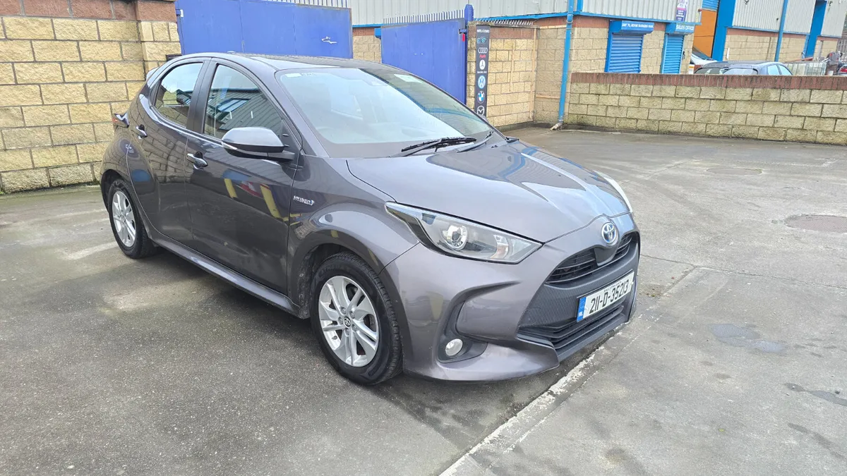 2021Toyota Yaris Hybrid Luna 4DR Auto, Nct 06/2027 - Image 1