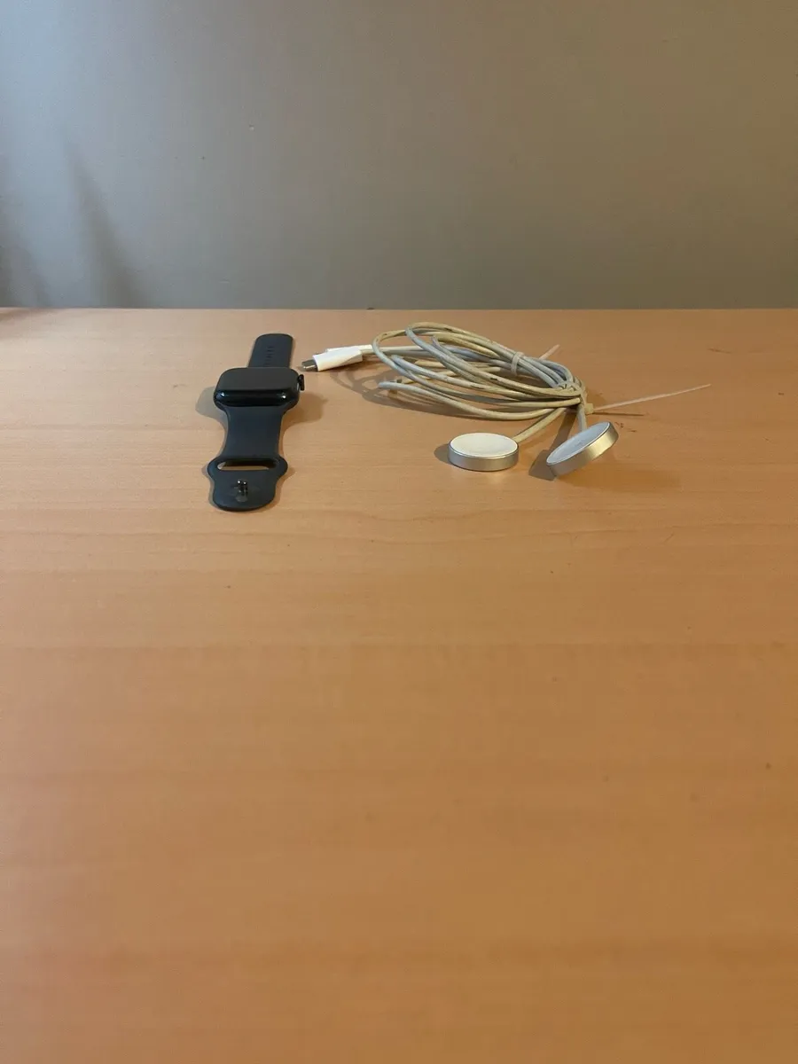 Apple Watch - Image 2