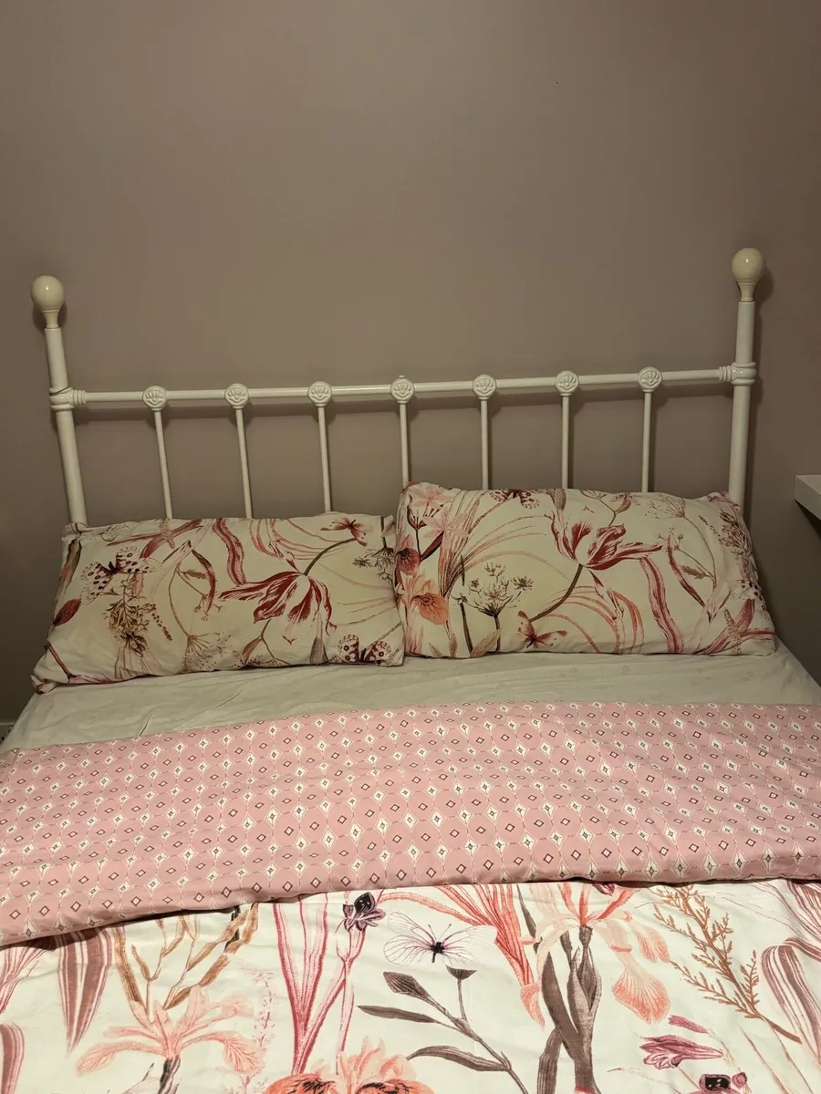 4f 6 iron bed - Image 1