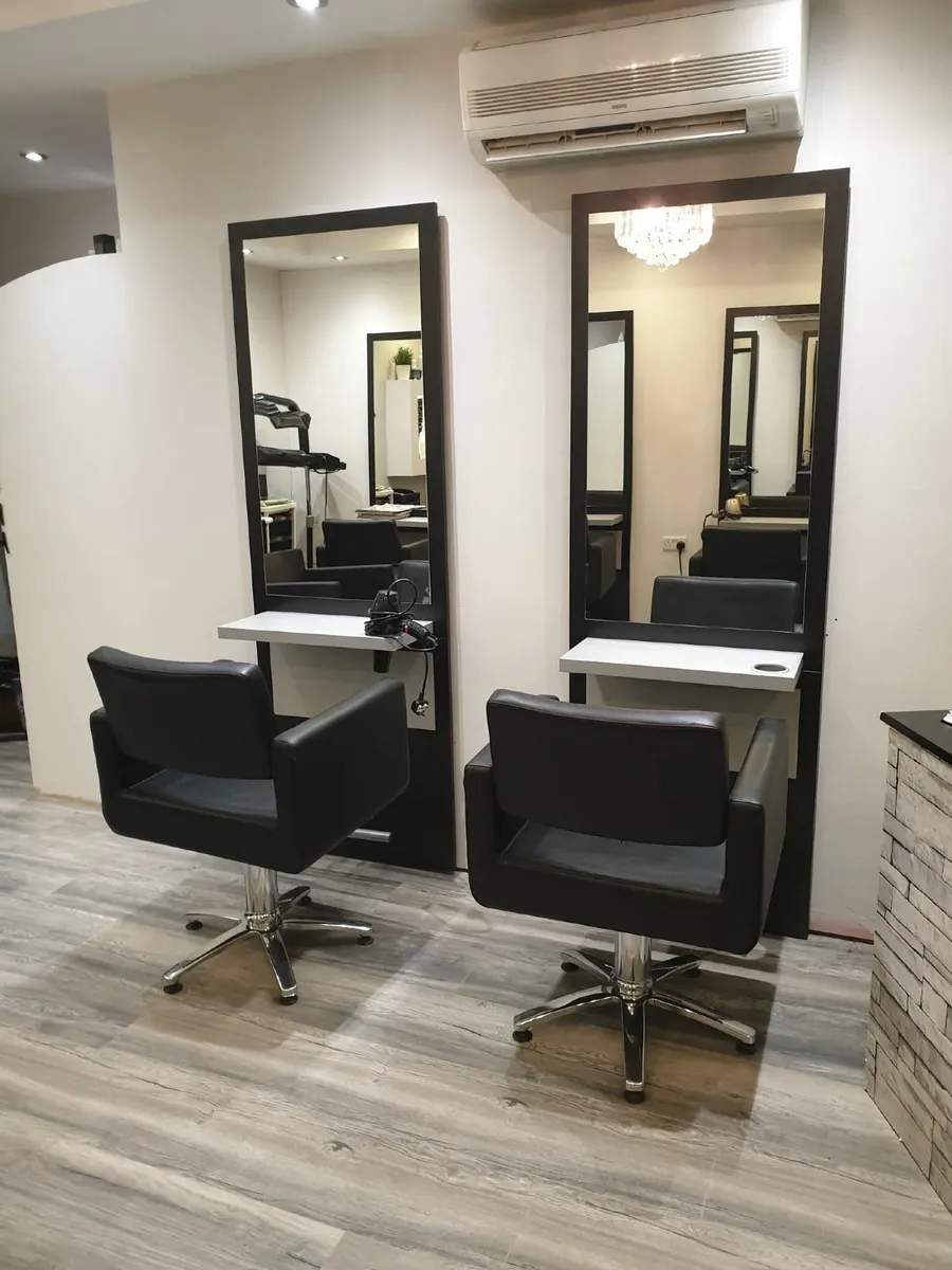 Salon Furniture - Image 4