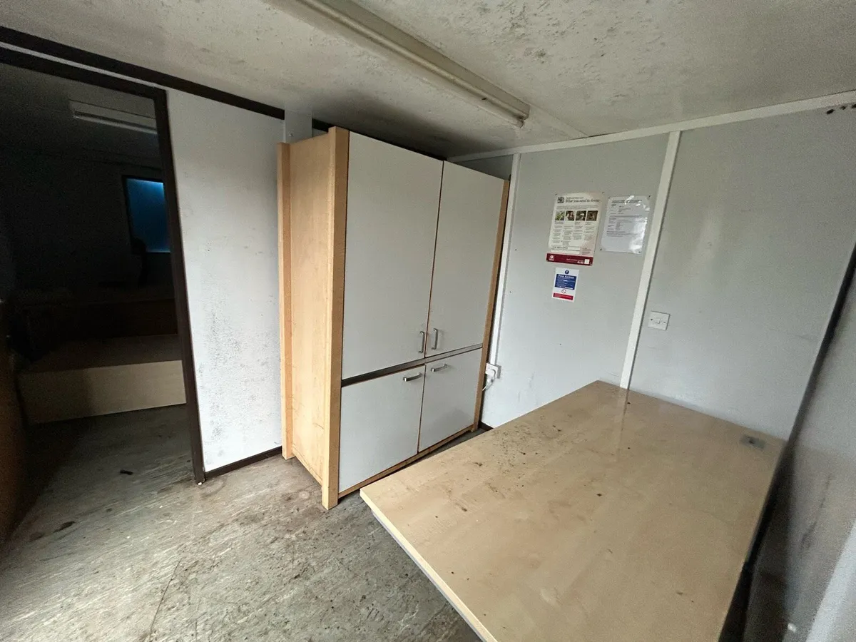 Container cabin 32ft x 10ft - Image 2