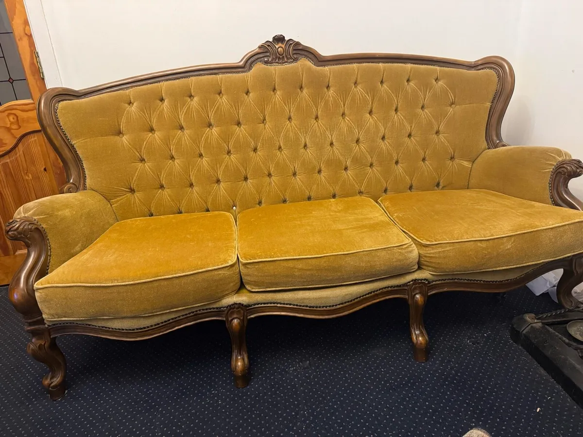 3 seater couch - Image 1