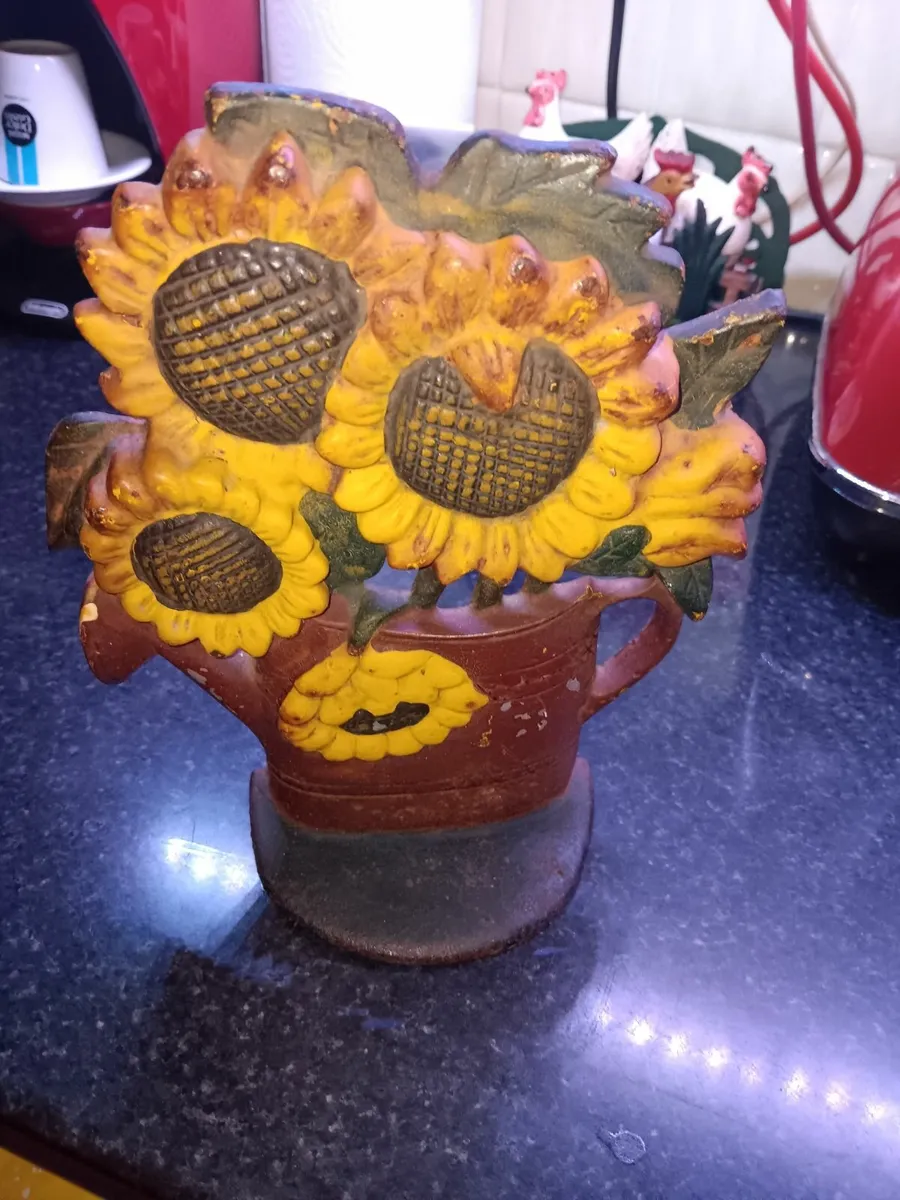 Cast iron door stop and letter holder - Image 2