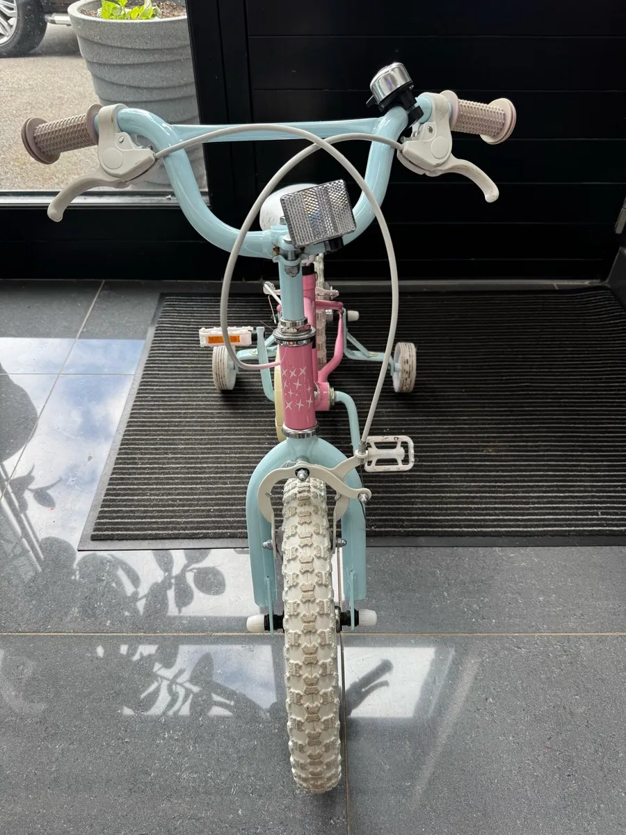 Small Girls bicycle - Image 1