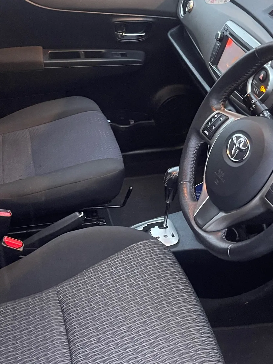 Toyota Yaris 2013 - Image 3