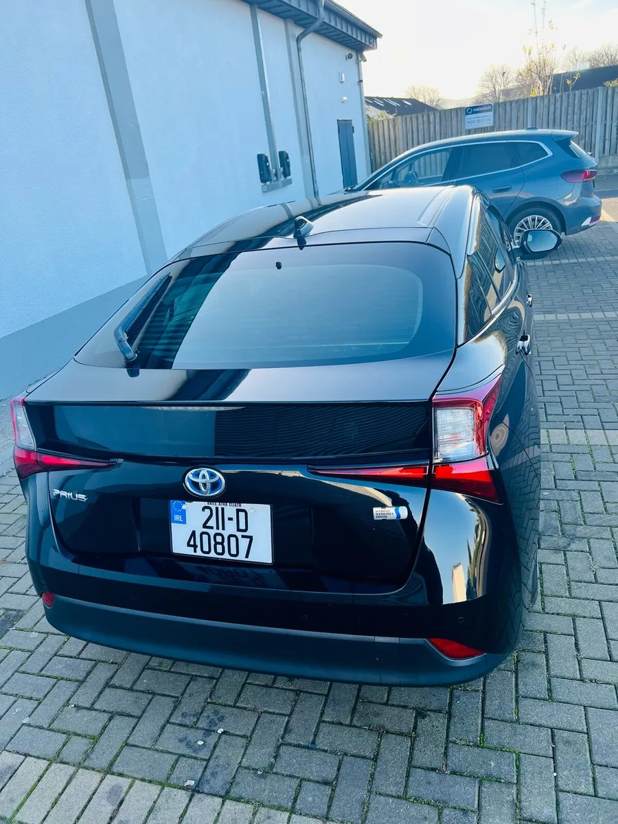 2021 Toyota Prius Luxury – 1.8 Hybrid Automatic - Image 2