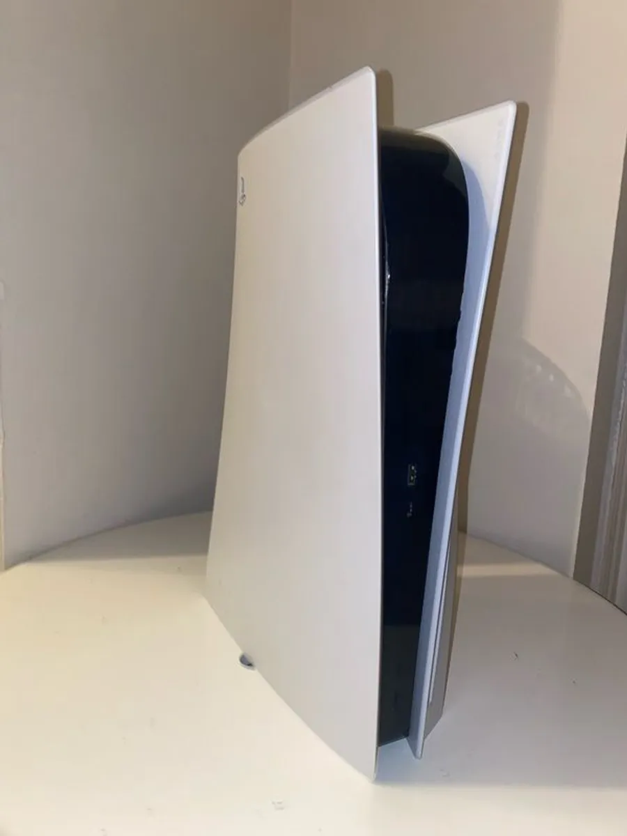 Used ps5 disc edition - Image 2
