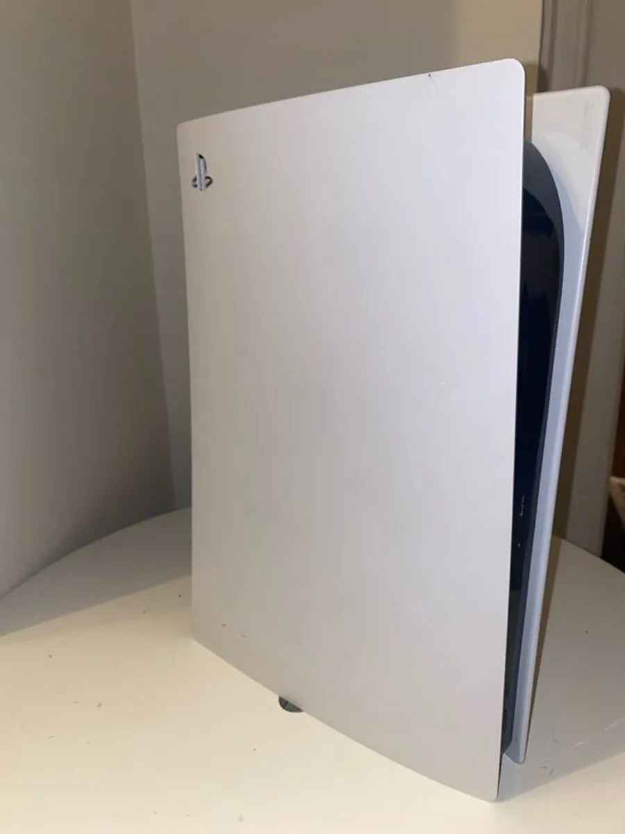 Used ps5 disc edition - Image 3