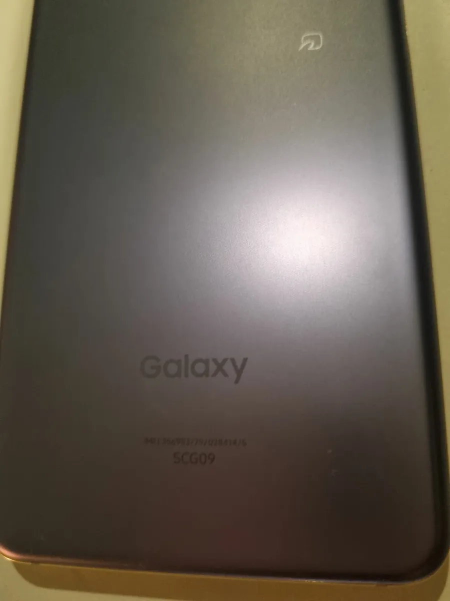 Samsung phone - Image 4