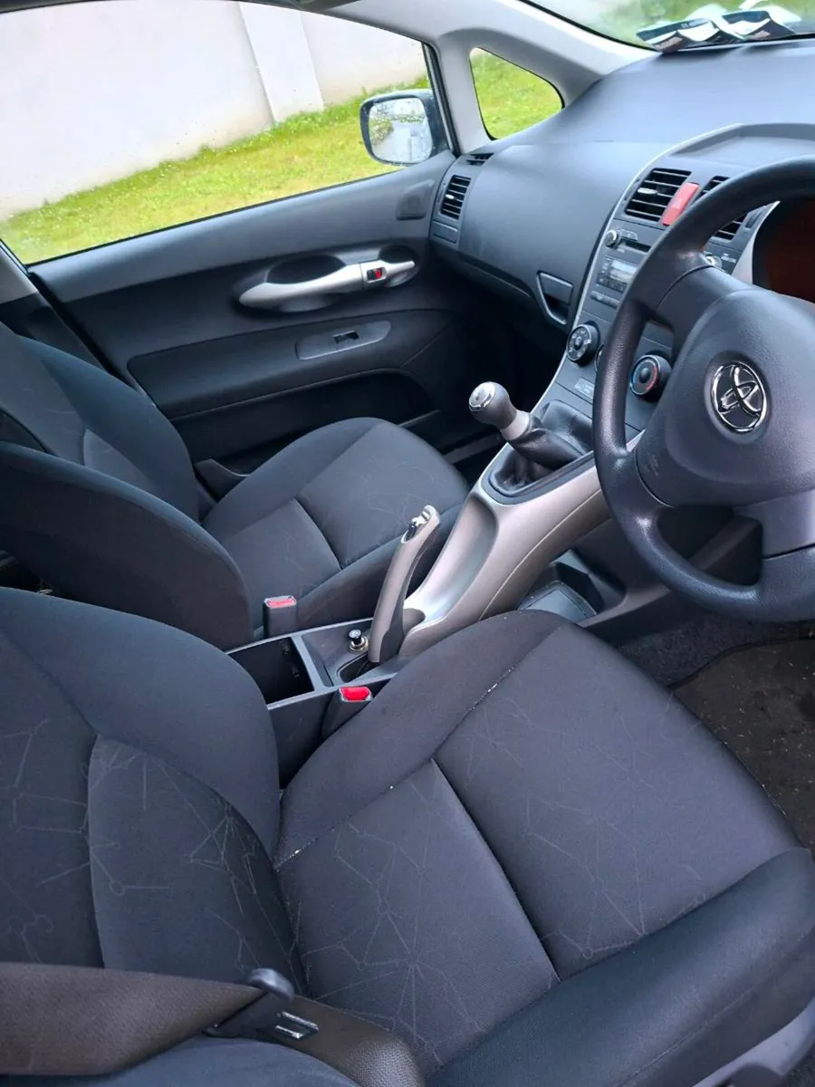 TOYOTA AURIS 2007 - Image 4