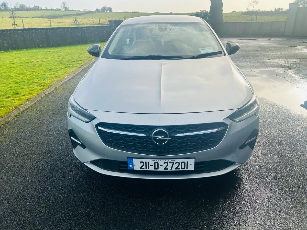 2021 Opel Insignia Very low mls - Image 3