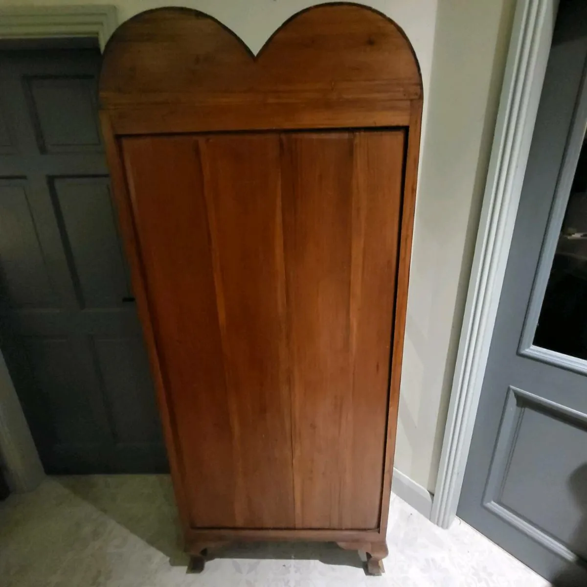 Elegant Display Cabinet - Image 2