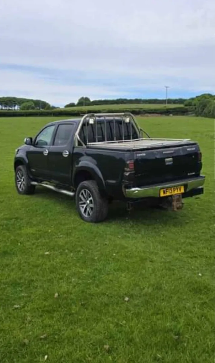 Toyota Hilux Invincible - Image 3