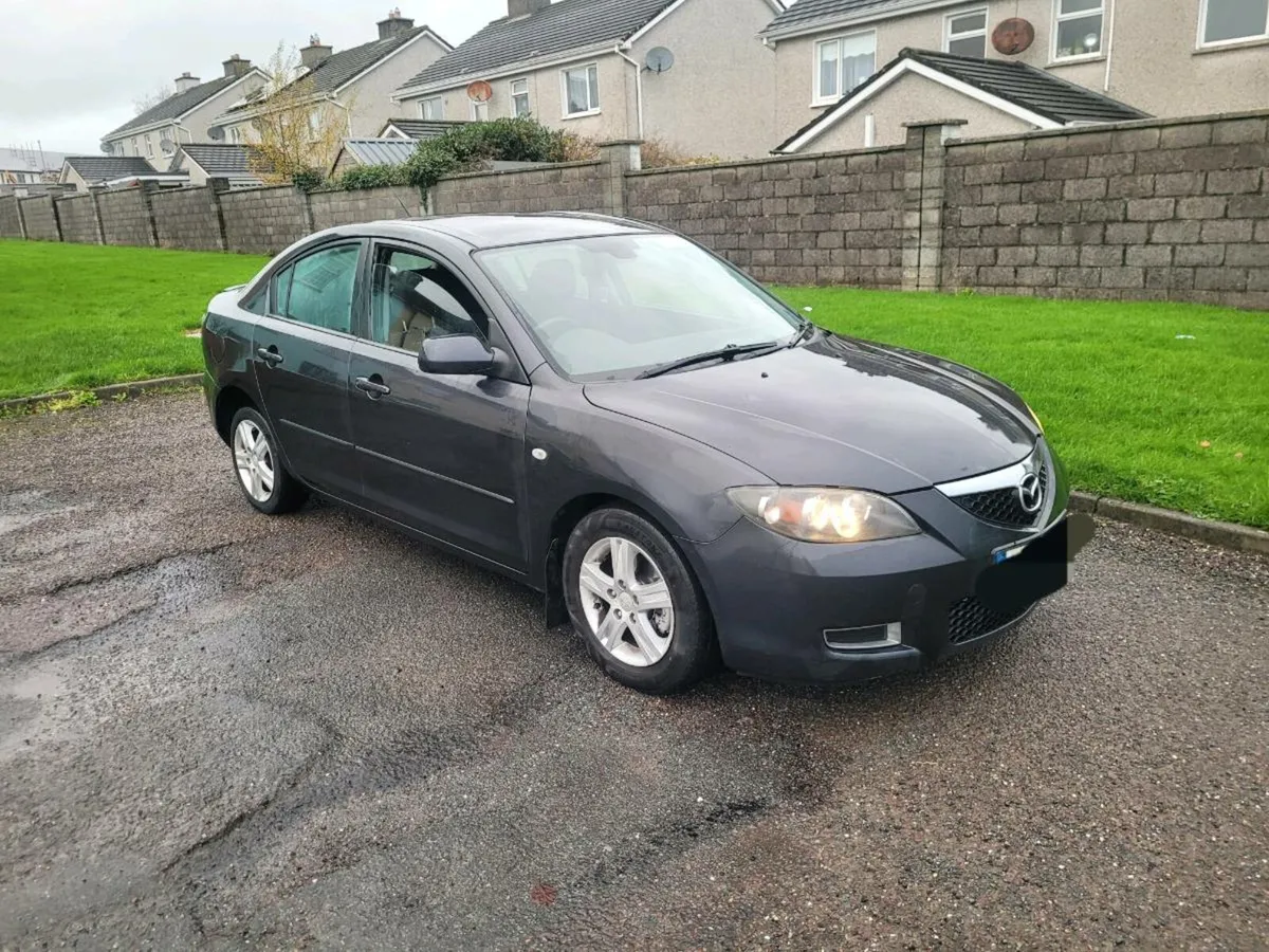 07 mazda 3. Automatic.  petrol - Image 1