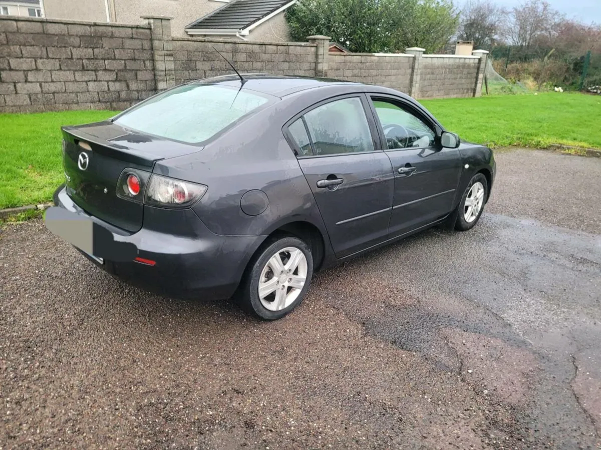 07 mazda 3. Automatic.  petrol - Image 2