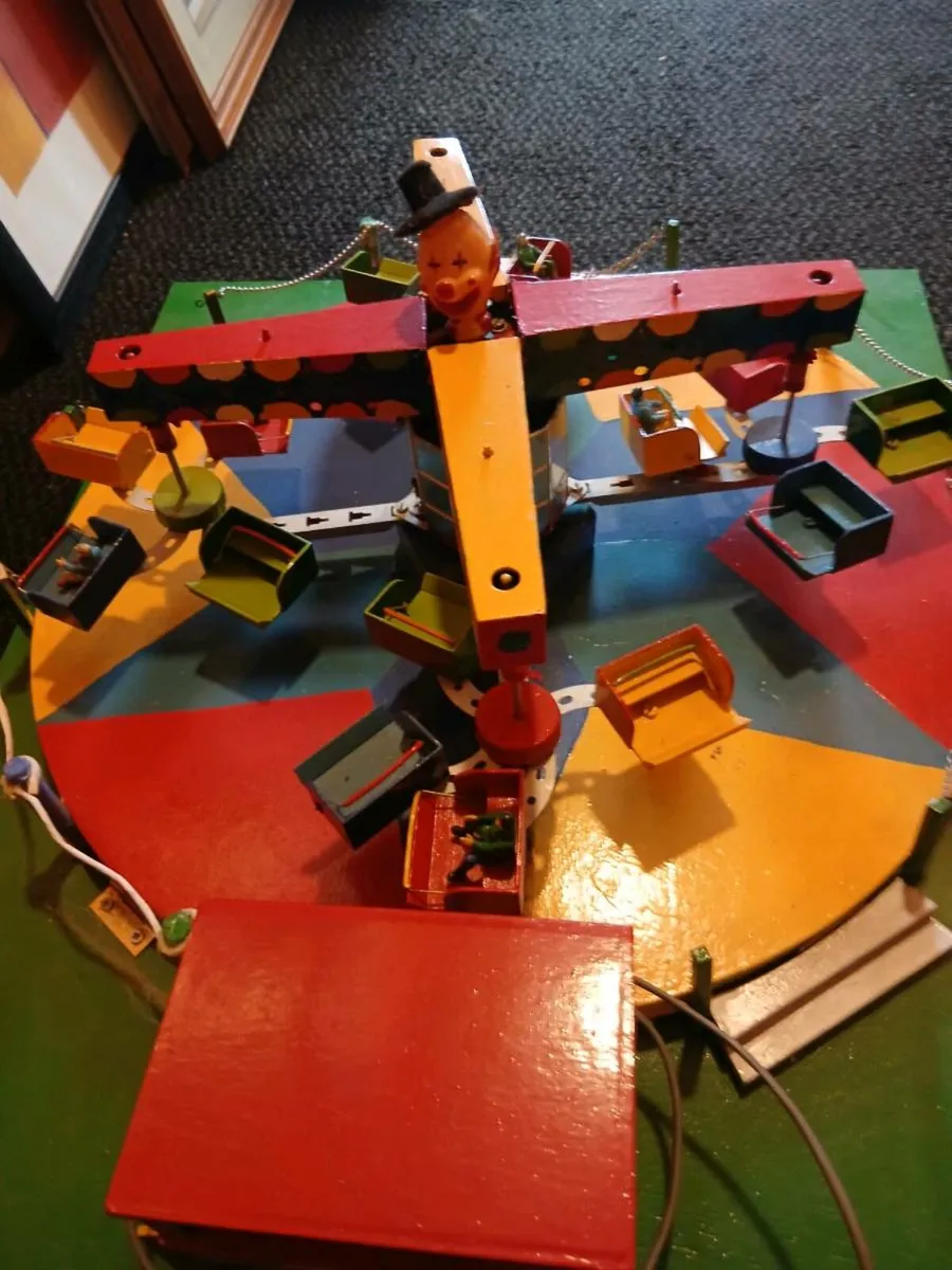 SCRATCH BUILT TWISTER FAIRGROUND  RIDE - Image 2