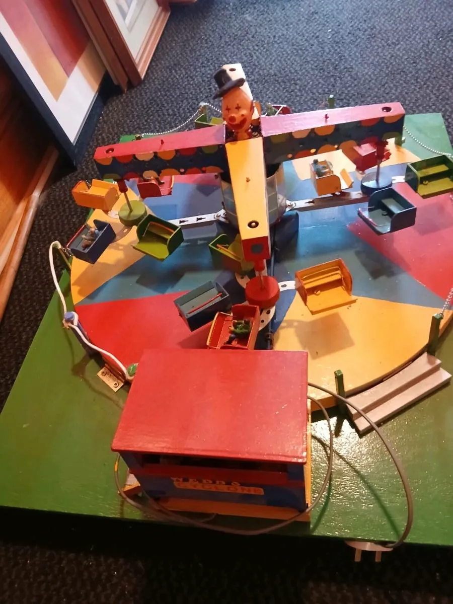 SCRATCH BUILT TWISTER FAIRGROUND  RIDE - Image 3