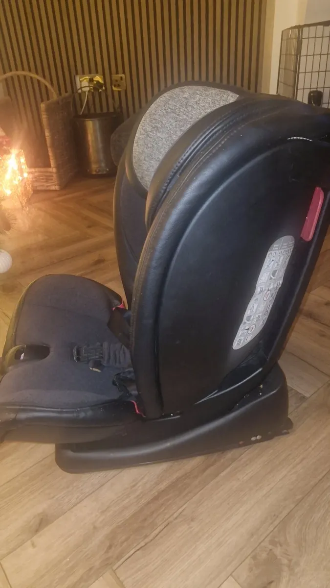 Car seat - Image 2