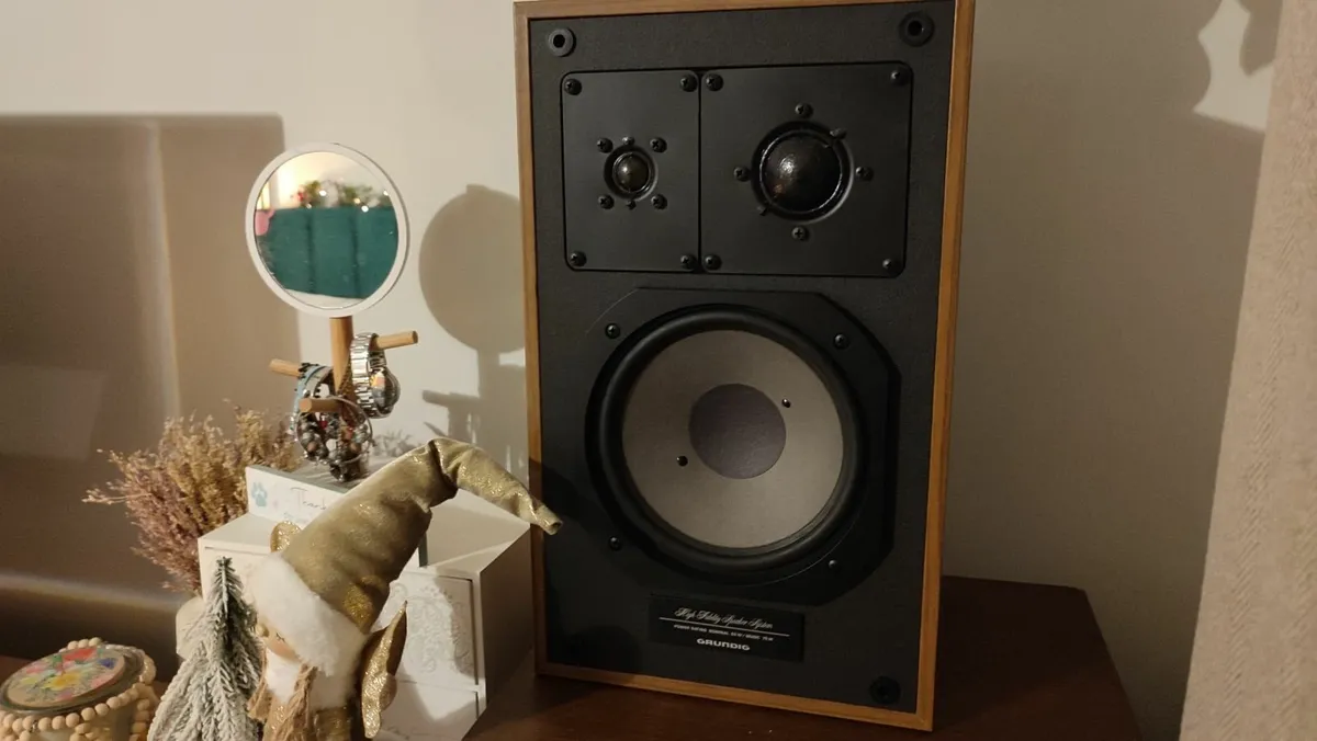GRUNDIG BOX 660, 3way bookshelf speakers. VGC. - Image 4