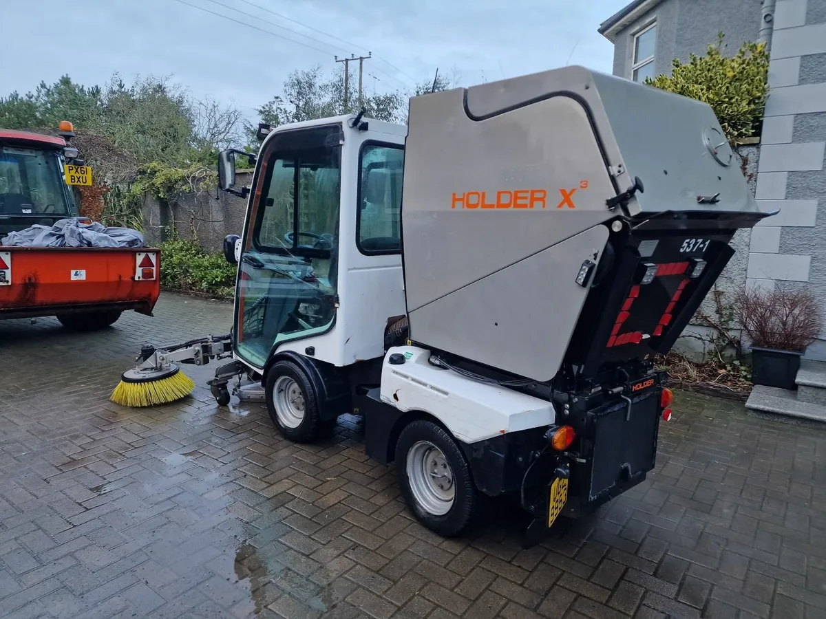 2021 Holder 44hp Road sweeper Roadsweeper - Image 4