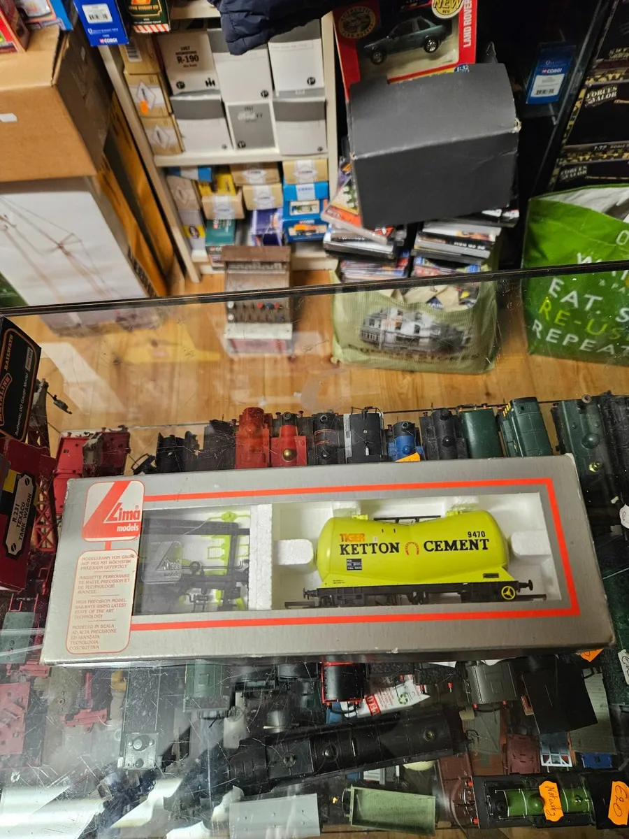 Hornby Lima OO Gauge Wagon