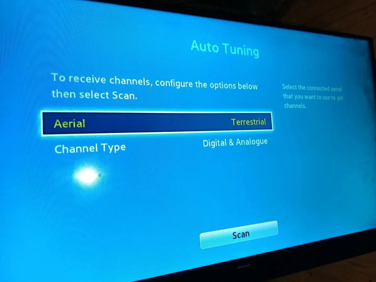 Samsung 40 inch tv - Image 1