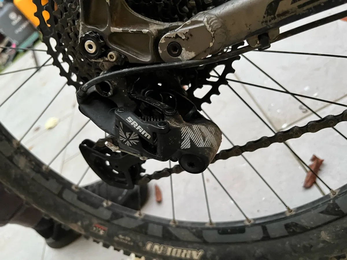 Mountain bike - Image 2