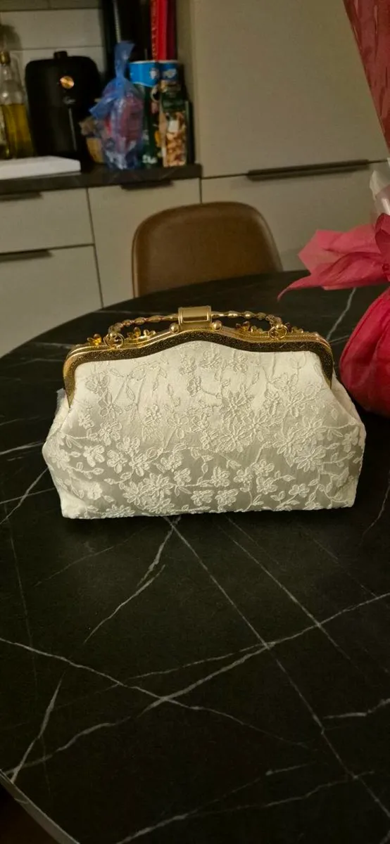 Vintage style handbag - Image 3