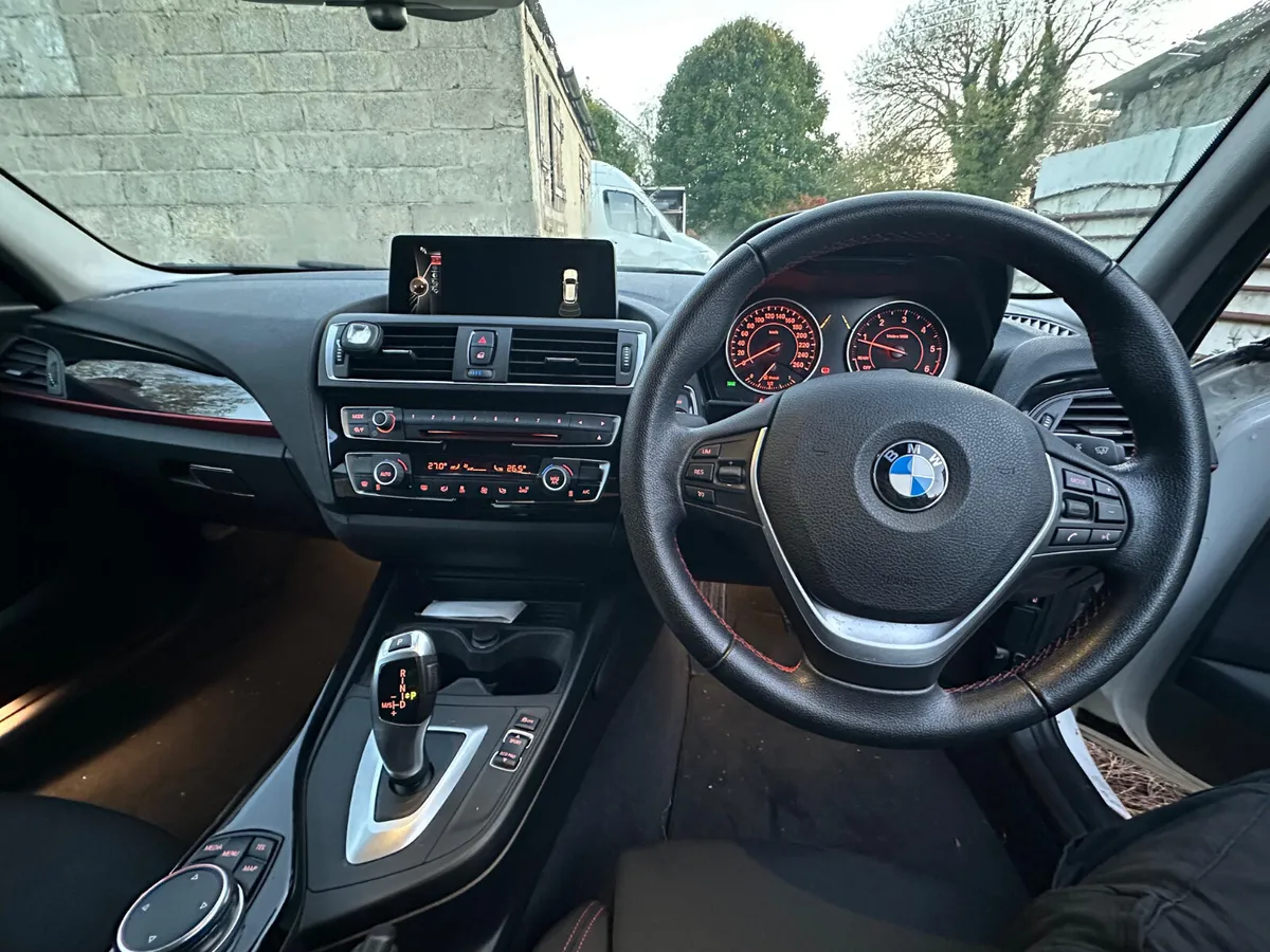 BMW  1 Series 118d sport 2016 - Image 4