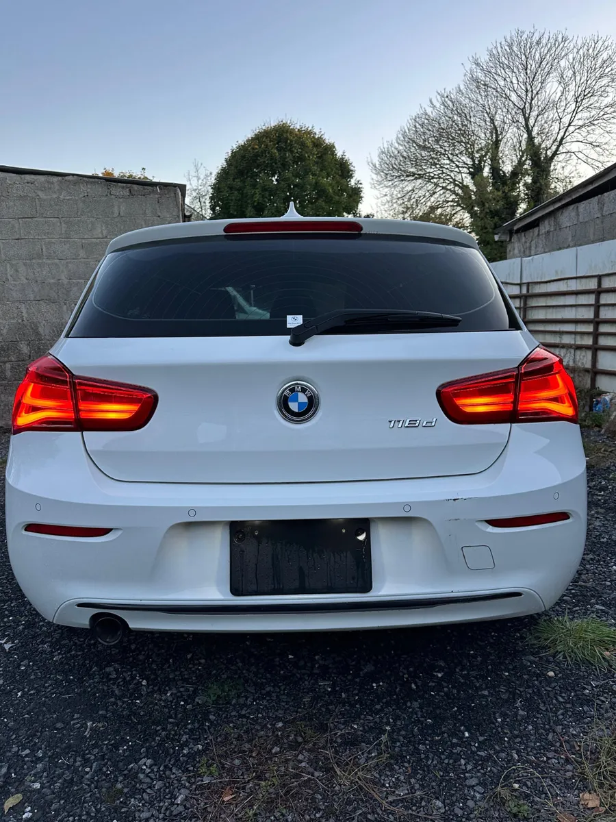 BMW  1 Series 118d sport 2016 - Image 3
