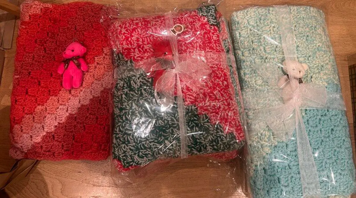 Book Blankets and Lap Blankets - Image 2