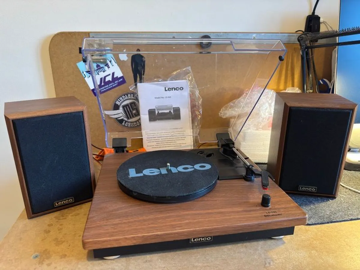 Lenco LS-100WD Turntable & Speakers - Image 2